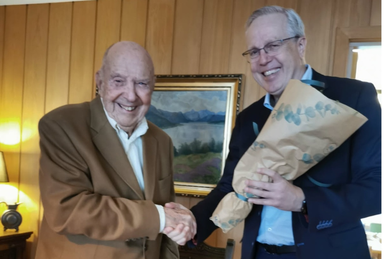 En hedersmann fyller 95 år.